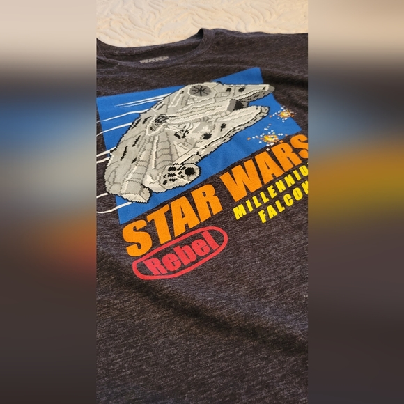 Star Wars T-shirt Millennium Falcon 8 Bit Look Vintage Shirt - Picture 2 of 6